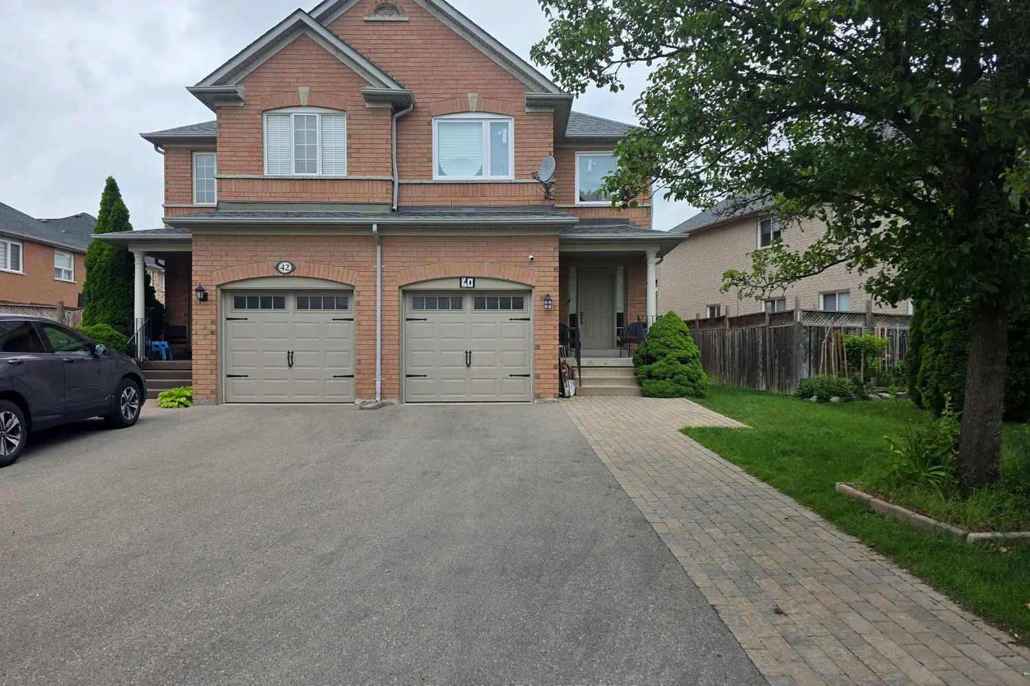 40 Echo Ridge Crescent