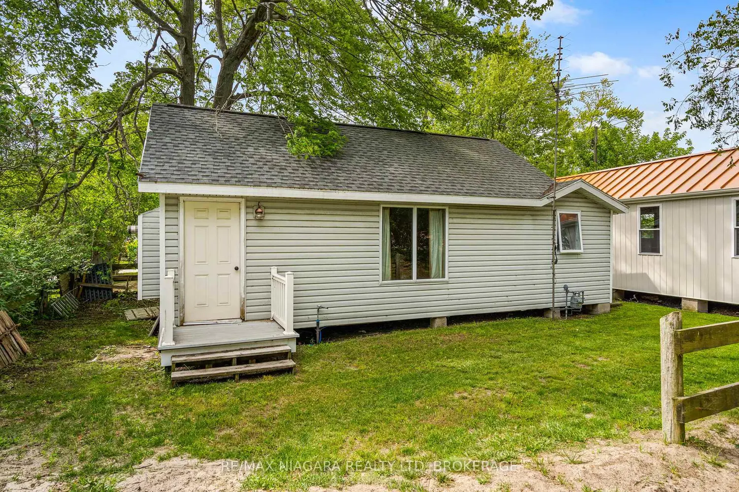 12213 Lakeshore Road photo 5