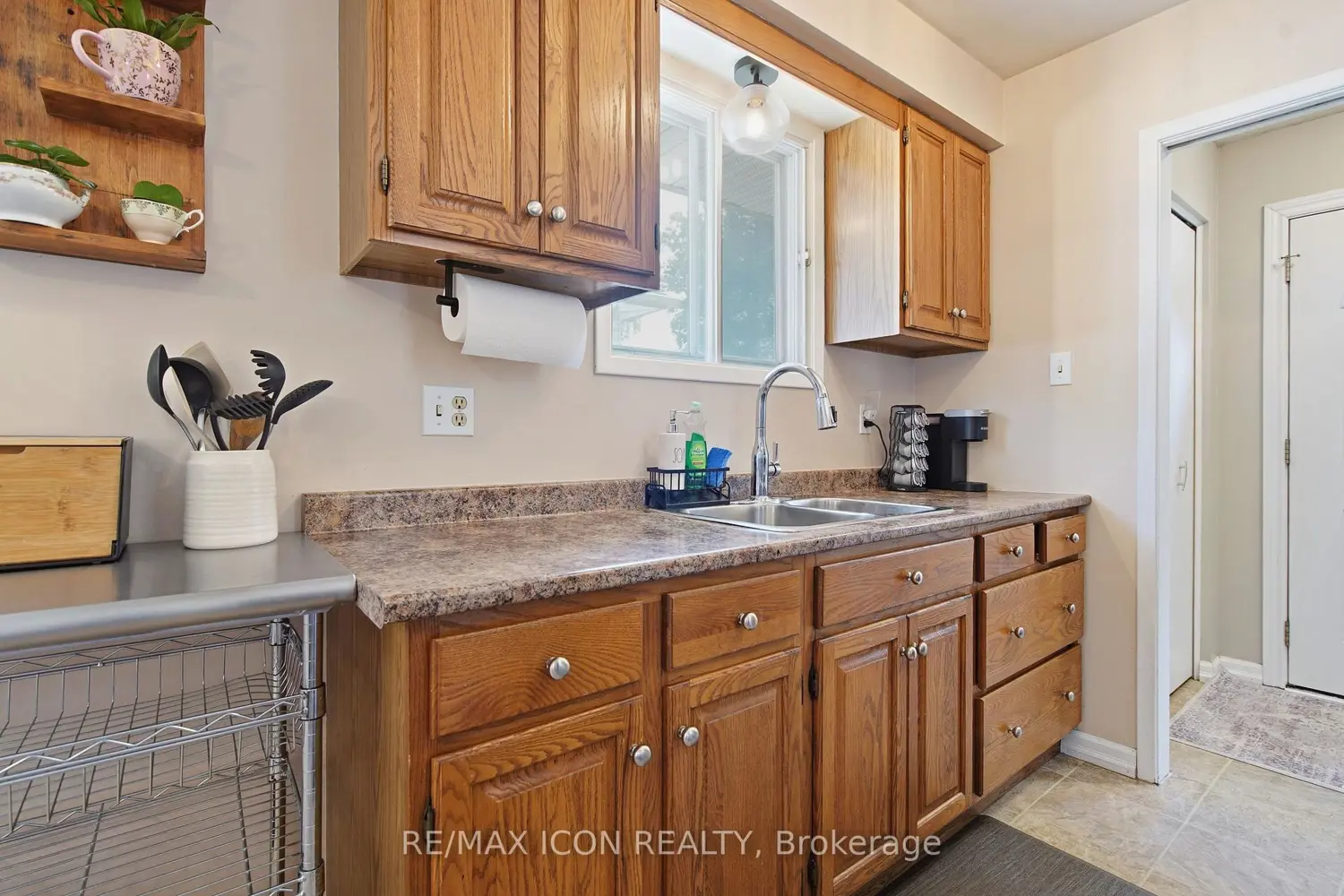 107 Rosamond Crescent photo 5