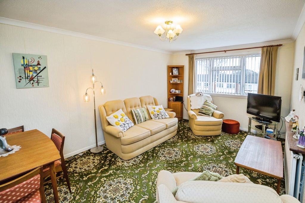 2 bed flat for saleDerwent Crescent, Wrexham LL12 photo 2