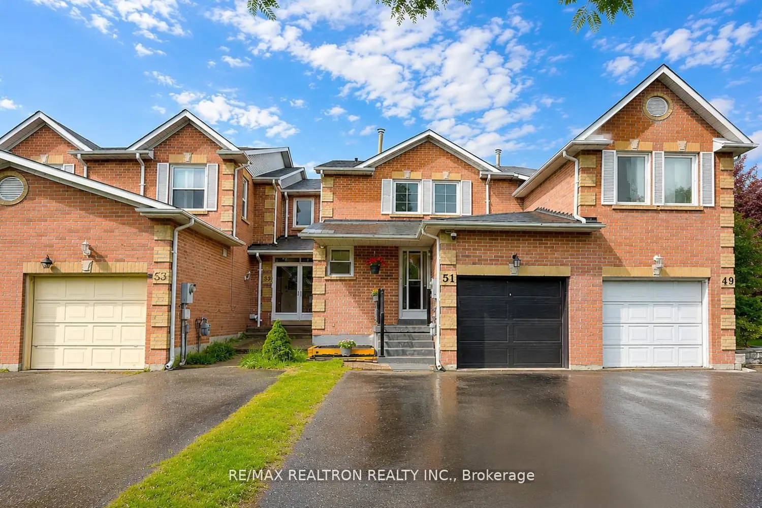 51 Steepleview Crescent
