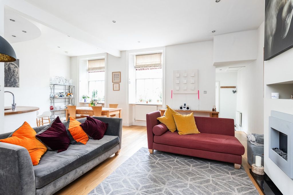 2 bed flat for saleLansdown Crescent, Bath BA1 photo 4
