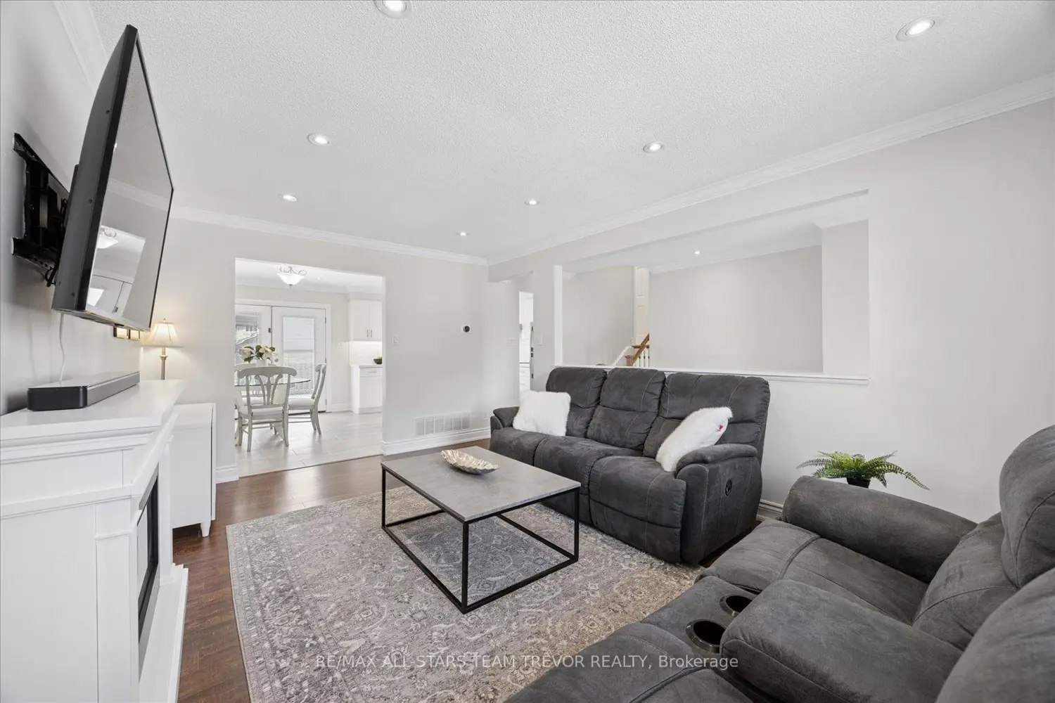 46 Windover Drive photo 4