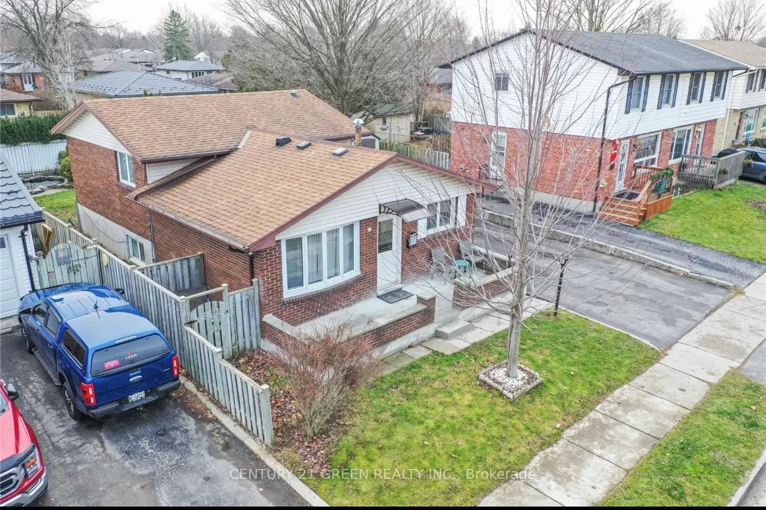 391 Admiral Drive photo 2