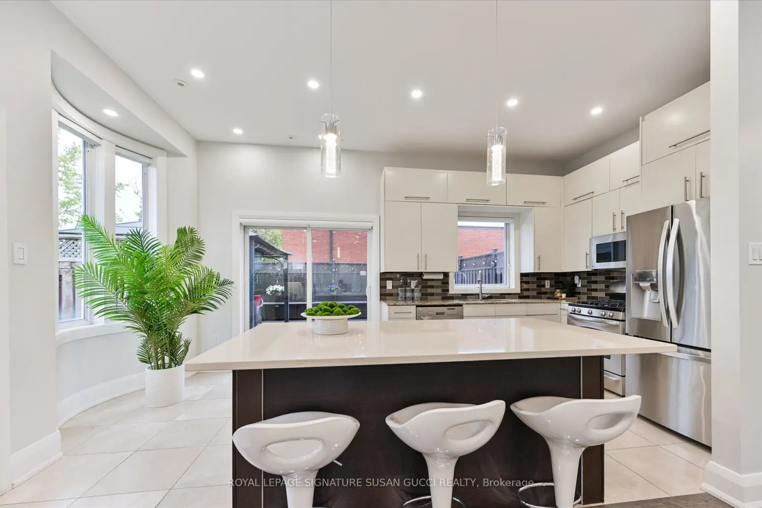 110 Tisdale Avenue photo 5