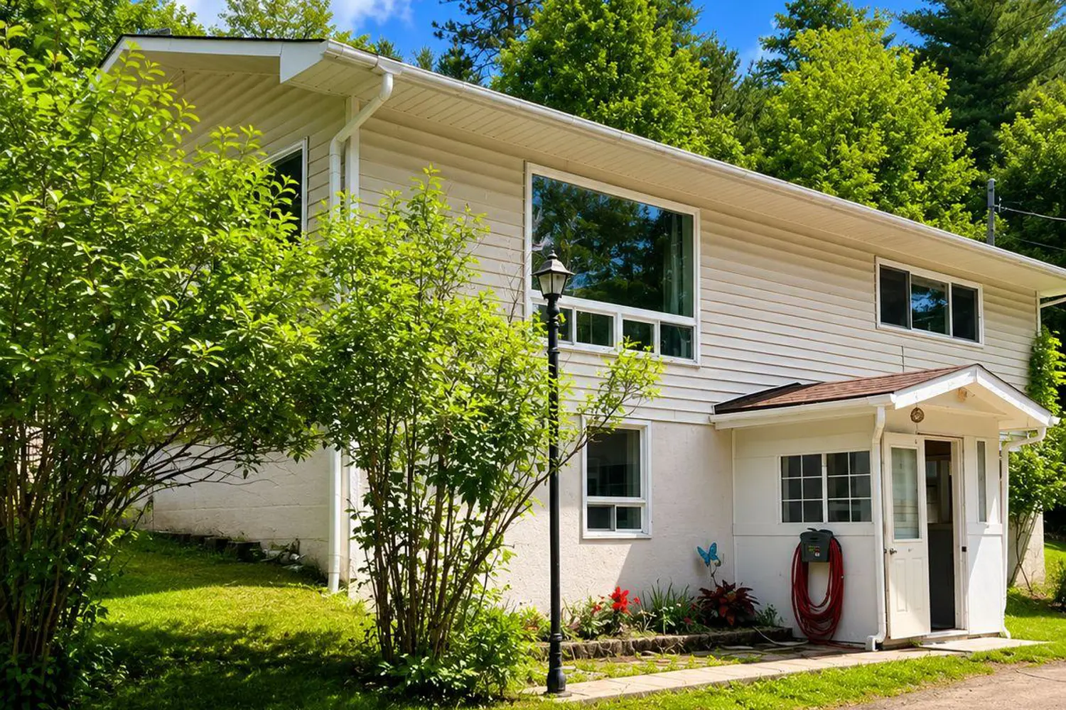 202 Brydges Road photo 2