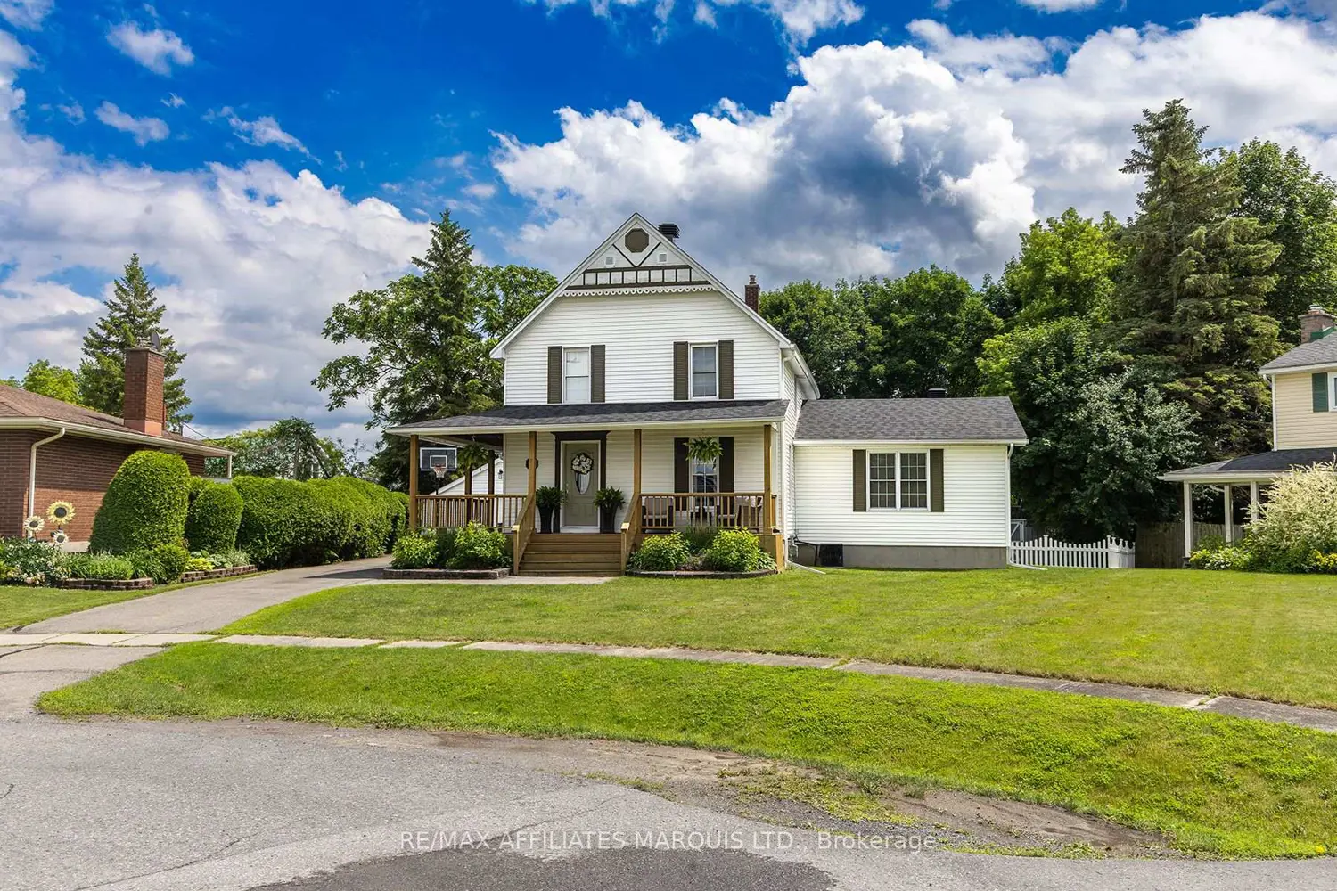 12 Broder Crescent