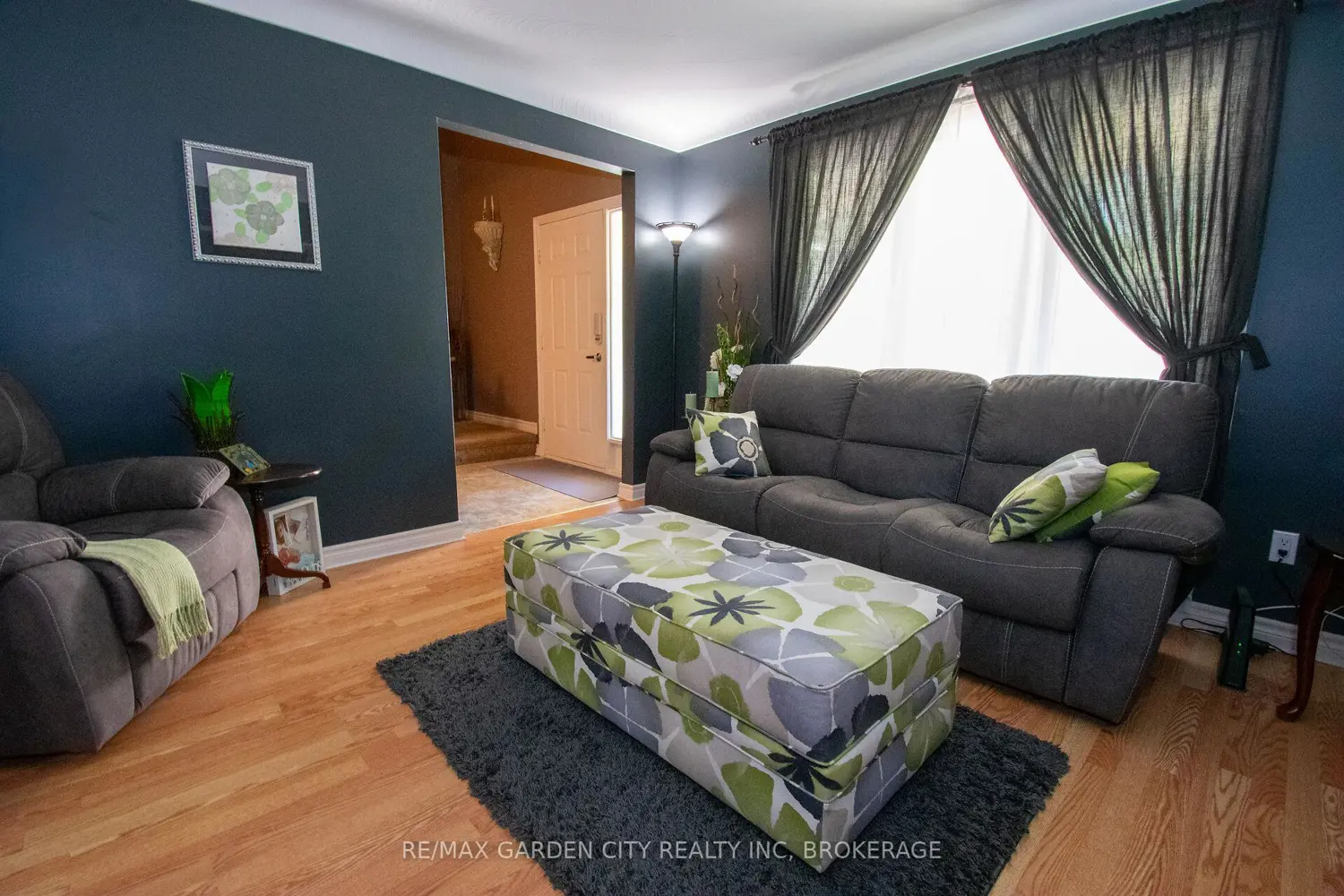 203 Leaside Drive photo 5