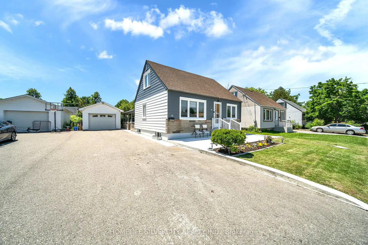 19 Pleasantview Avenue photo 2