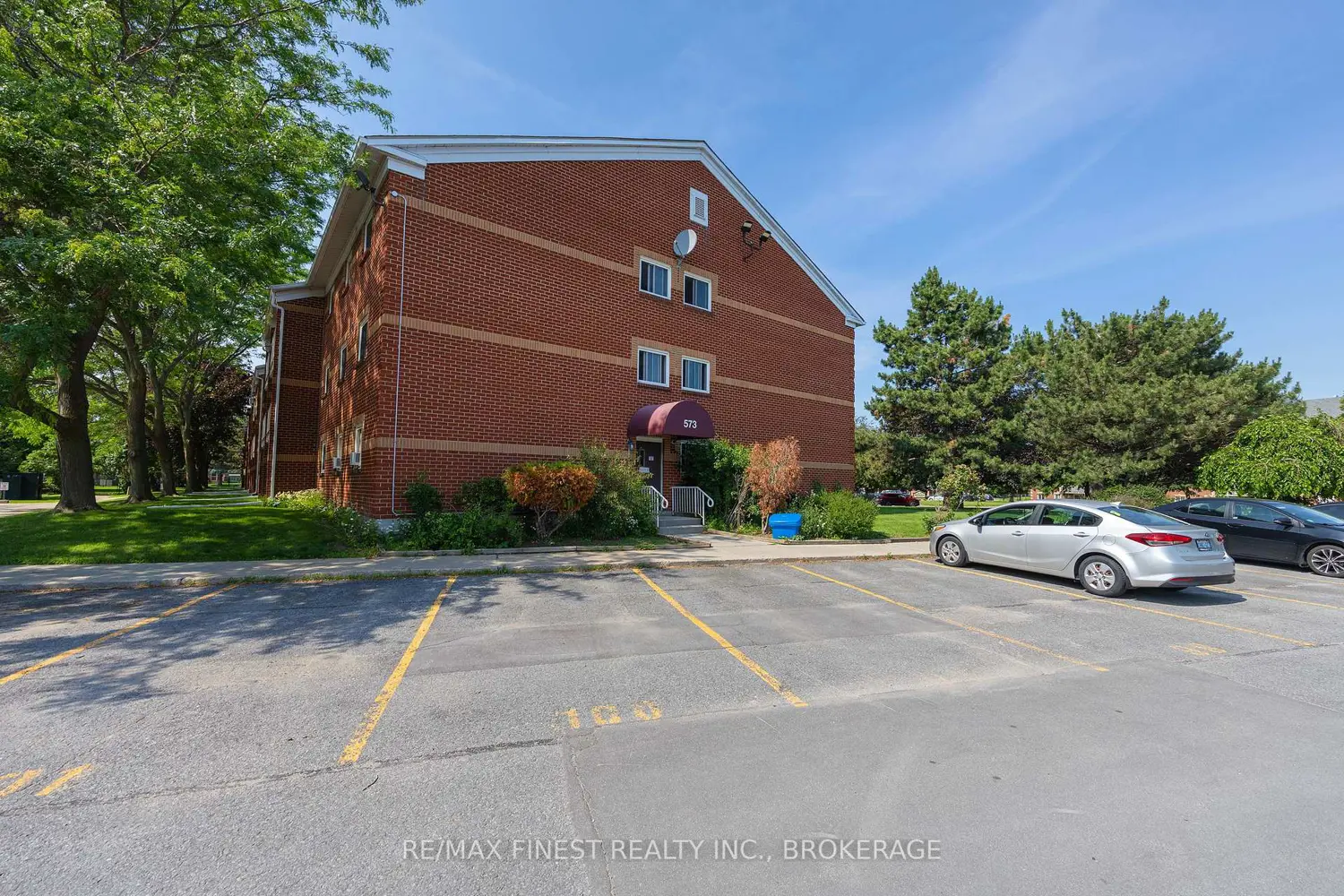 573 Armstrong Road 206 photo 4