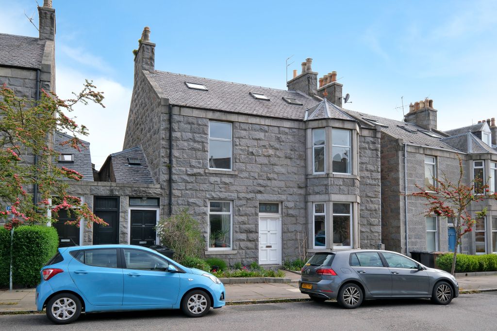 4 bed flat for saleWhitehall Road, The West End, Aberdeen AB25