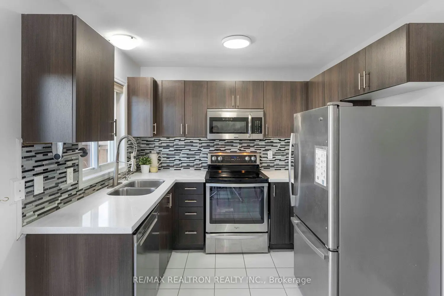25 Robinson Street photo 2