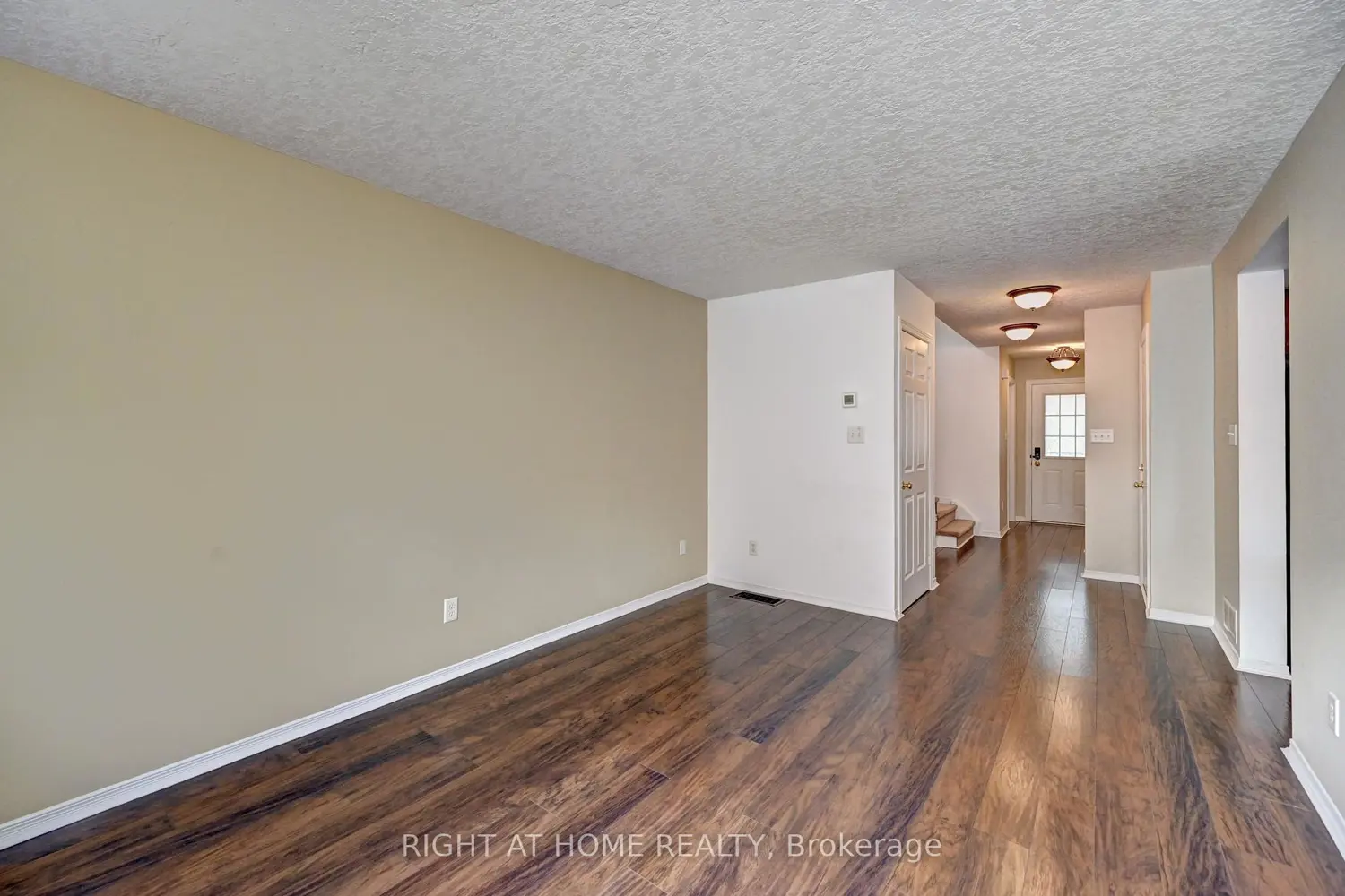 760 Paris Boulevard photo 5