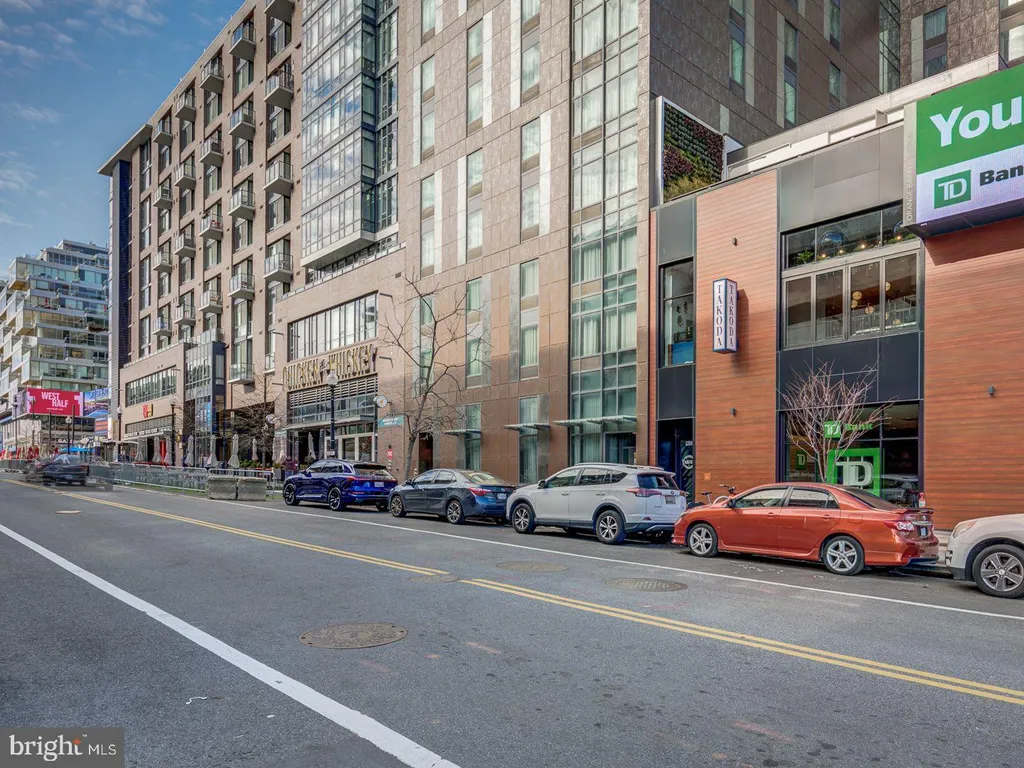70 N Street SE Unit N811, Washington, DC 20003