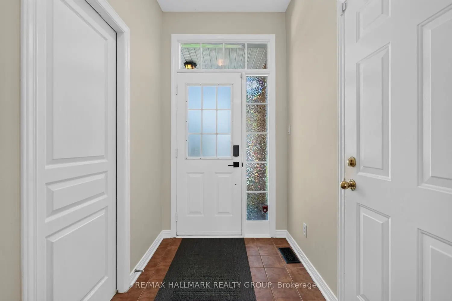 24 Gray Crescent photo 3
