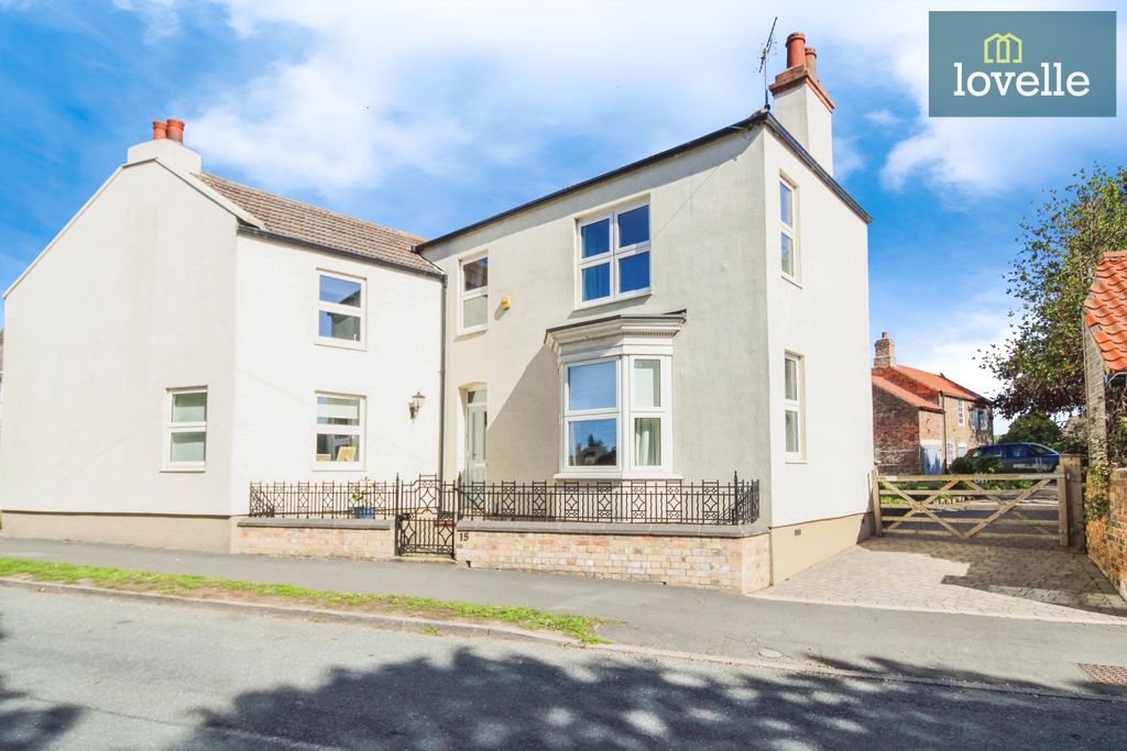 4 bed detached house for saleCheapside, Waltham DN37