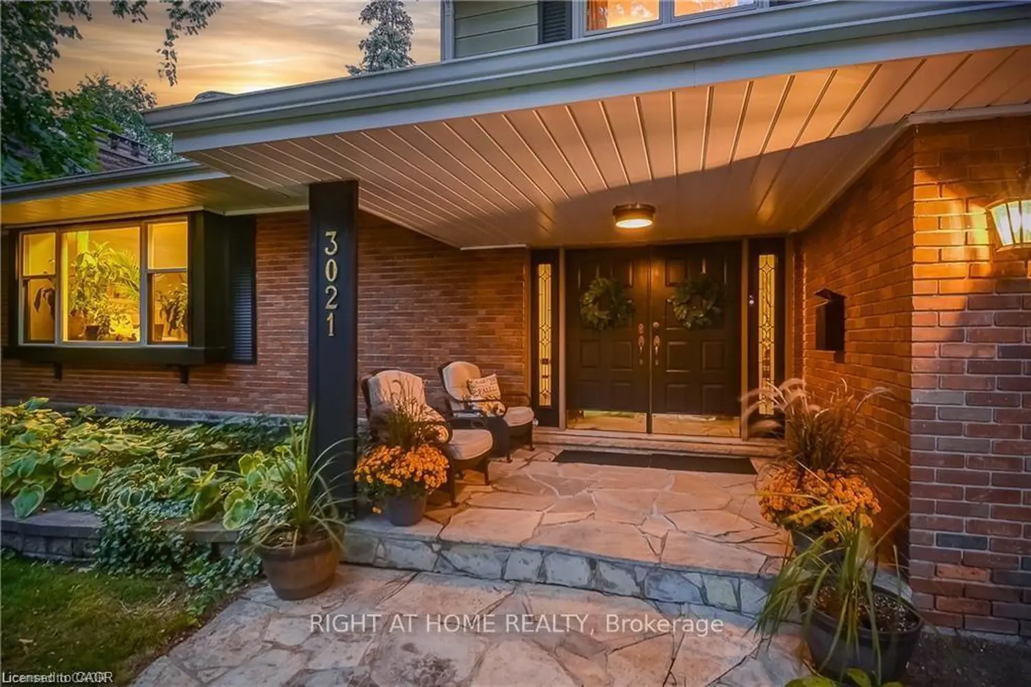 3021 Lakeshore Road photo 2