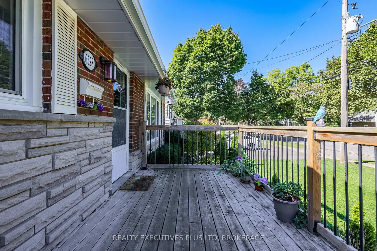 6528 Stamford Green Drive photo 2