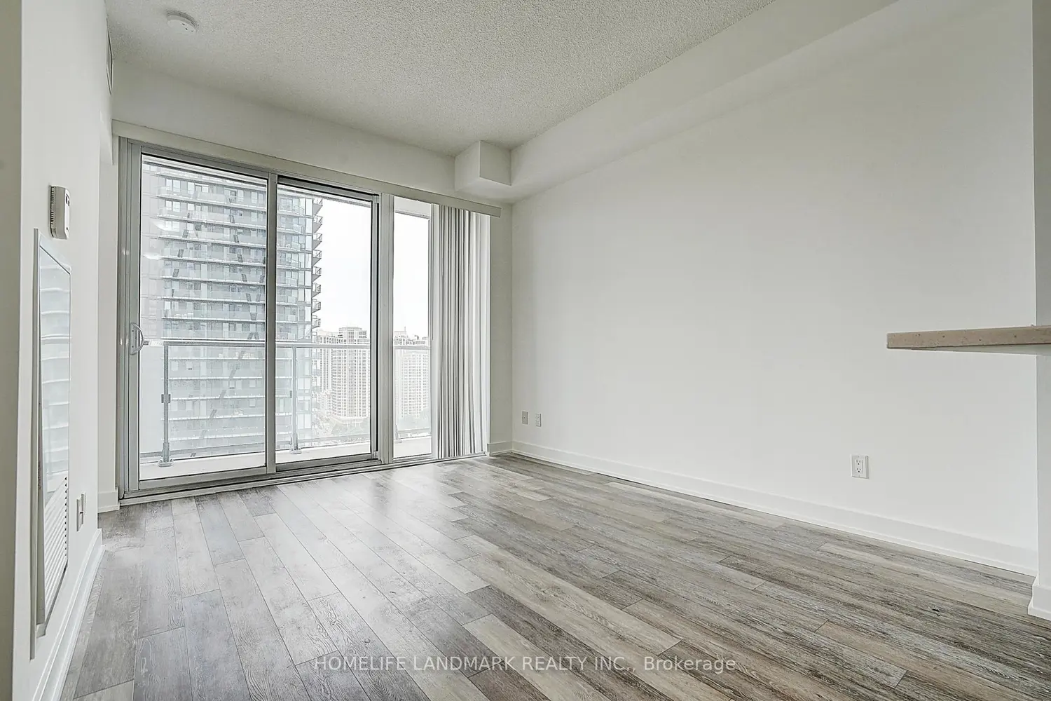 5180 Yonge Street 2002 photo 5