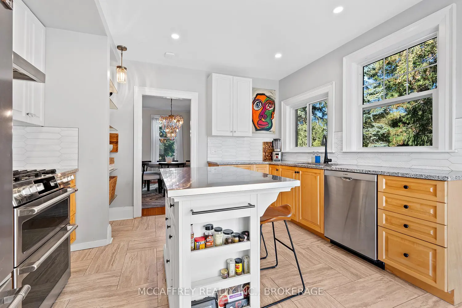 442 Dundas Street photo 5