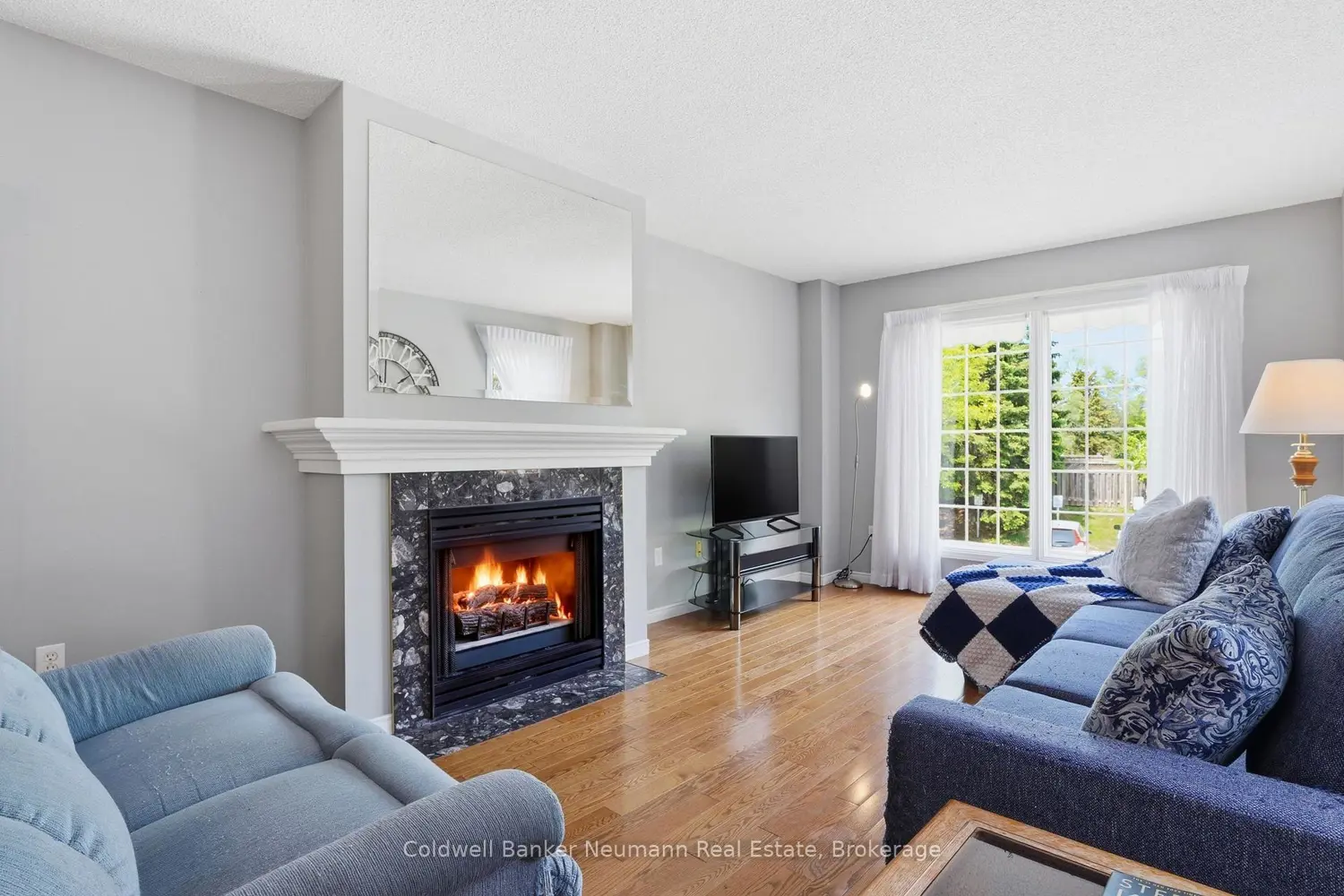 941 Gordon Street 49 photo 2