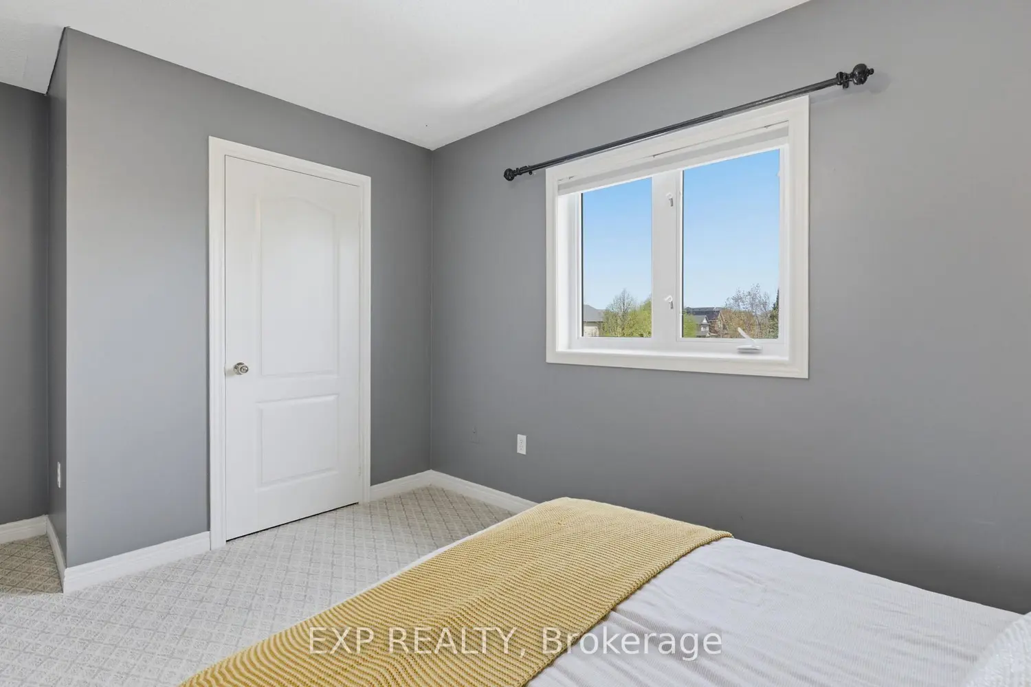 2137 Frontier Drive photo 5