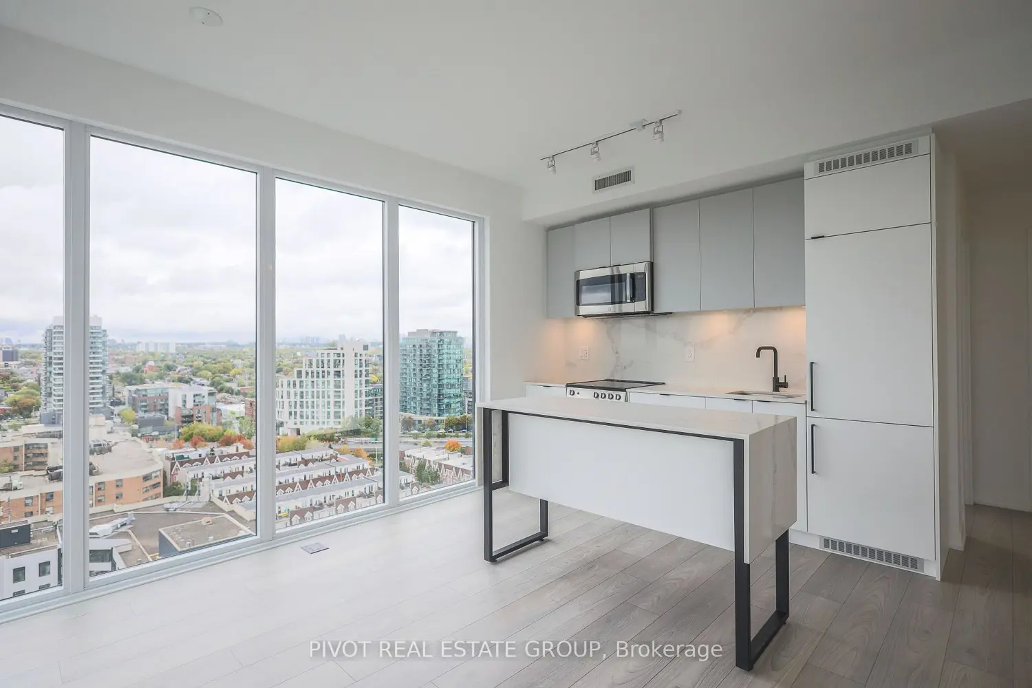 285 Dufferin Street 1508 photo 4