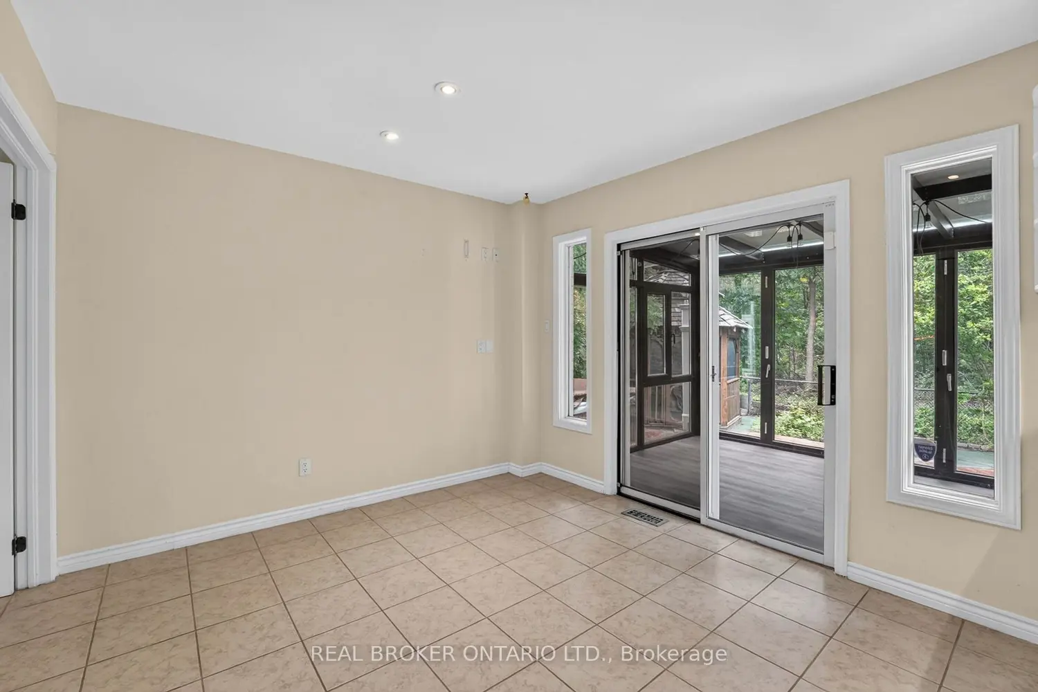 2152 Grand Ravine Drive photo 3