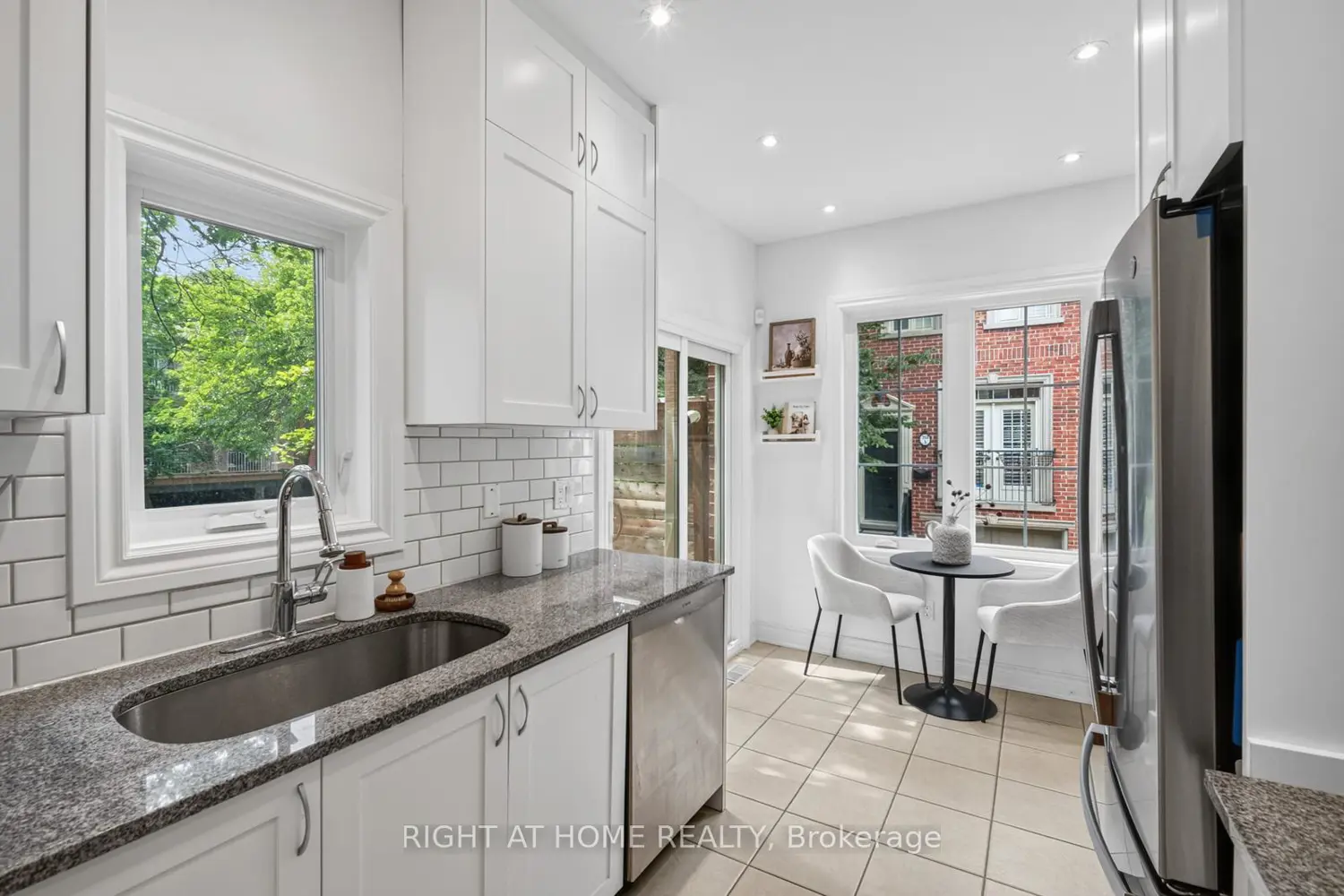 722F Kingston Road photo 5