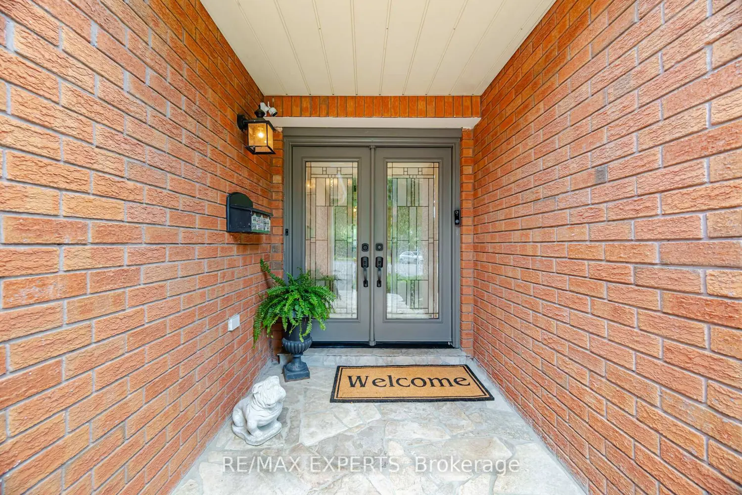12 Kingfisher Court photo 3