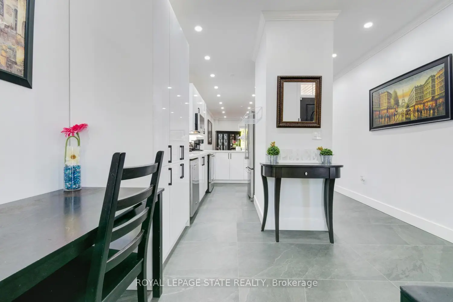 33 Panorama Way photo 2