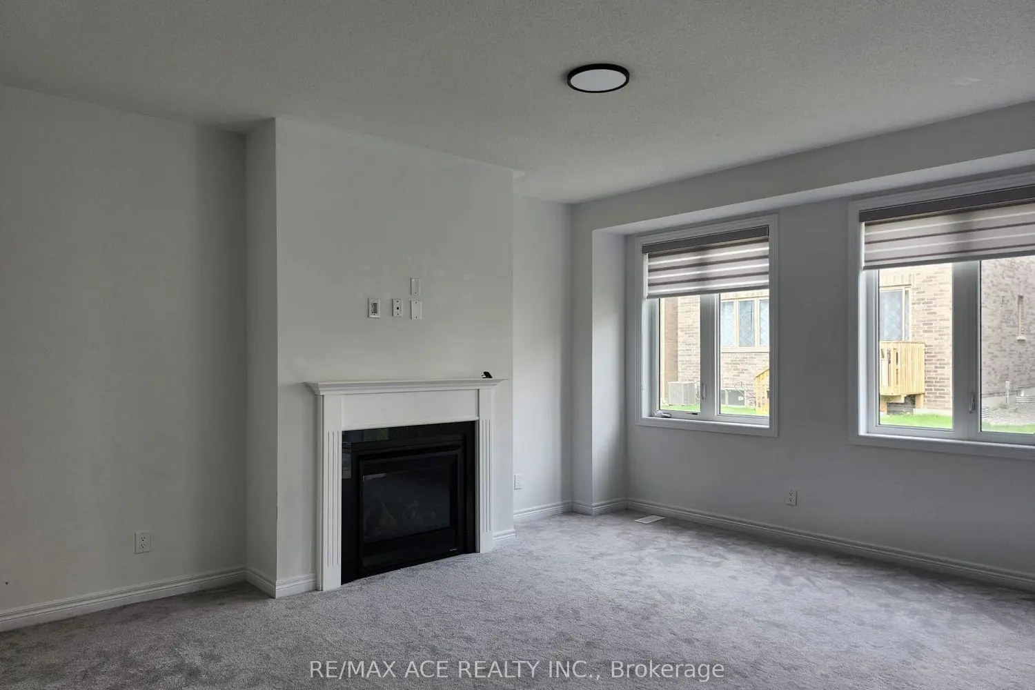 976 Andrew Murdoch Street photo 4
