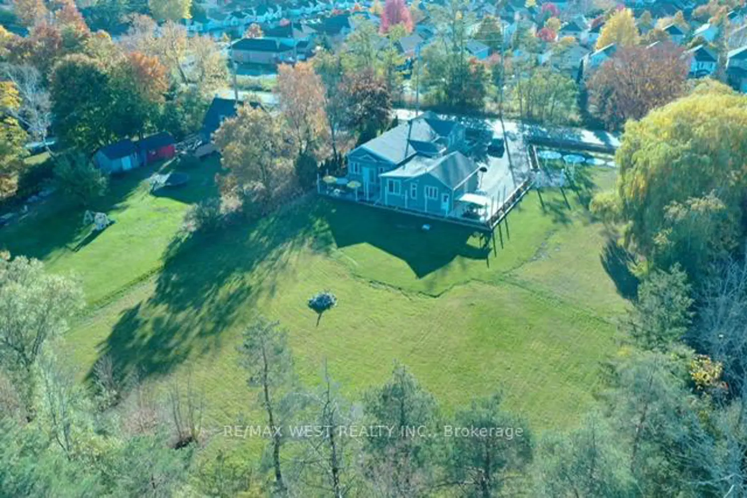 493 Townline Road photo 2