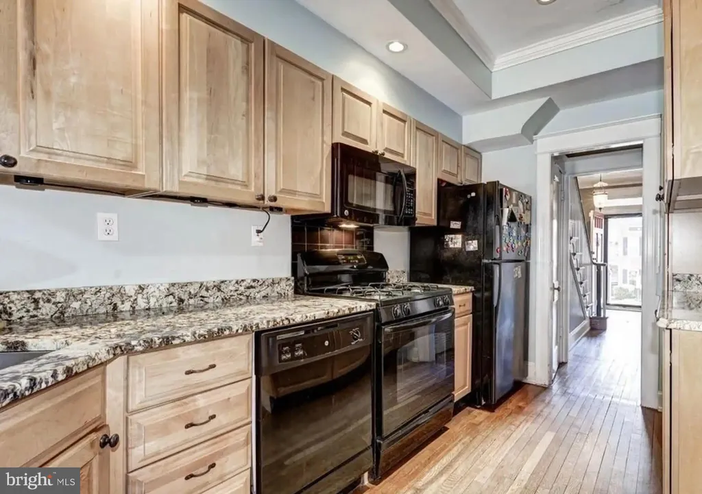 2116 37th Street NW, Washington, DC 20007 photo 5
