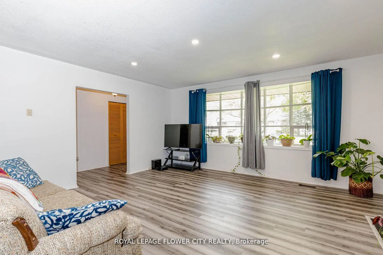 15 Cumberland Crescent photo 5
