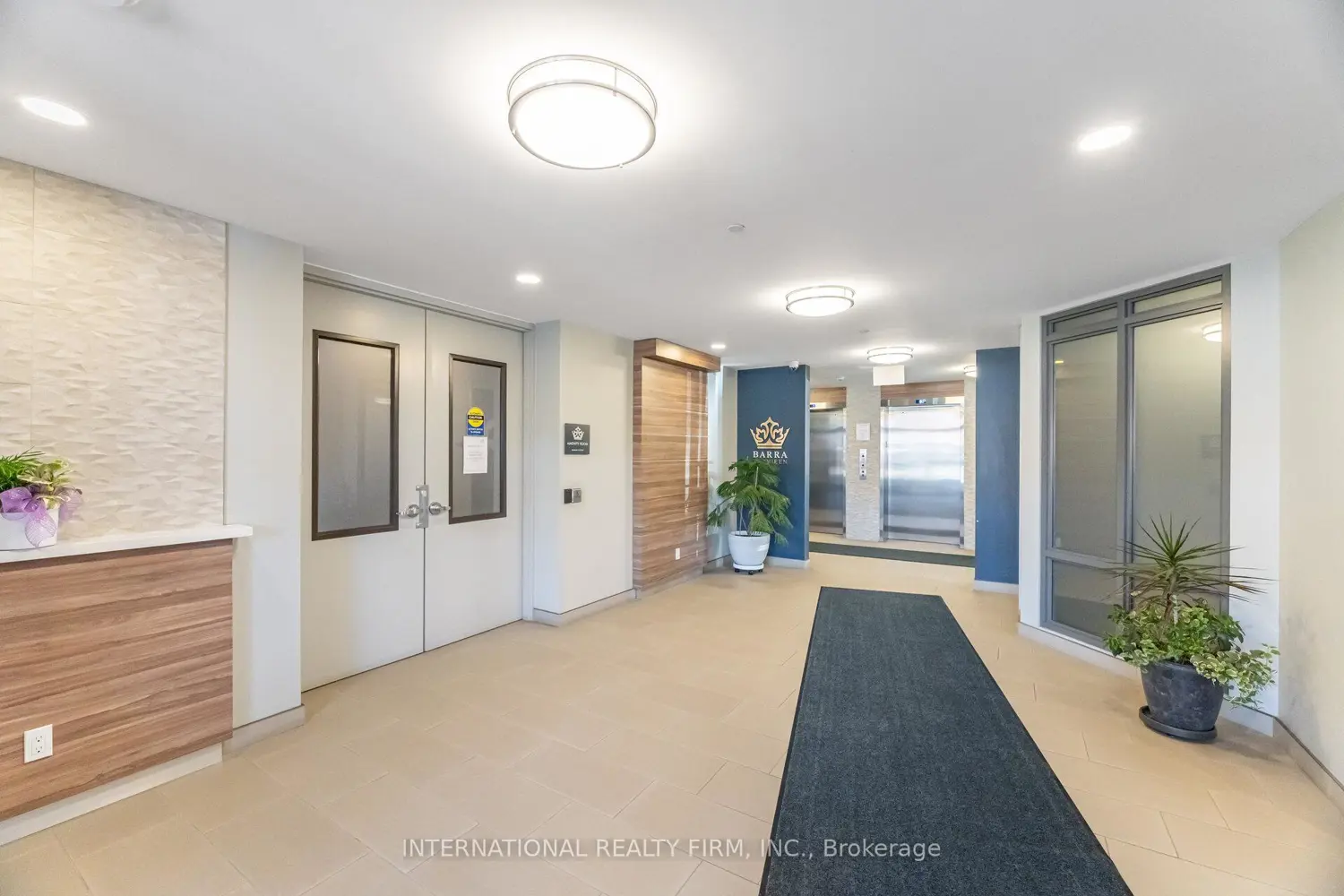 399 Queen Street 211 photo 2