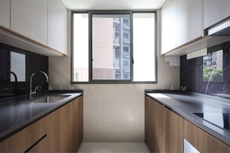 35 Canberra Drive photo 3