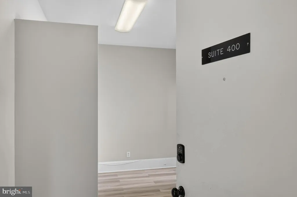 705 8th Street SE Unit 400, Washington, DC 20003 photo 3