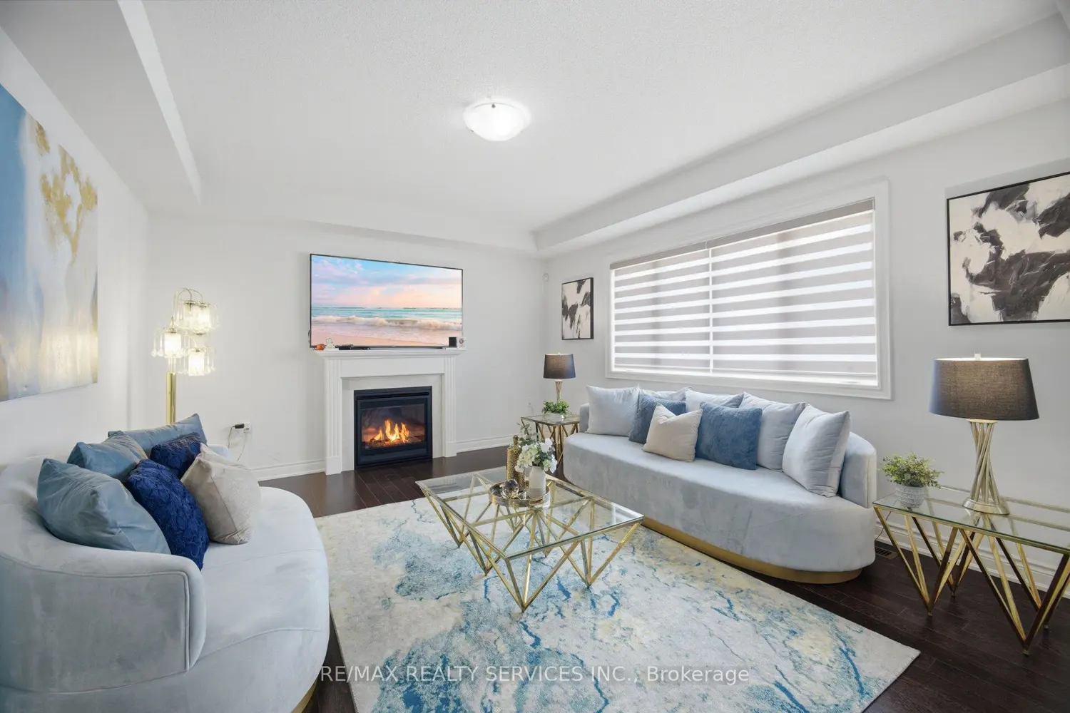 585 Dougall Avenue photo 4