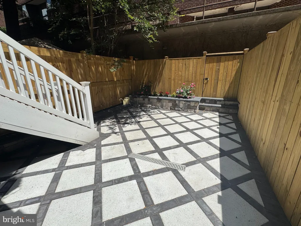 1025 30th Street NW, Washington, DC 20007
