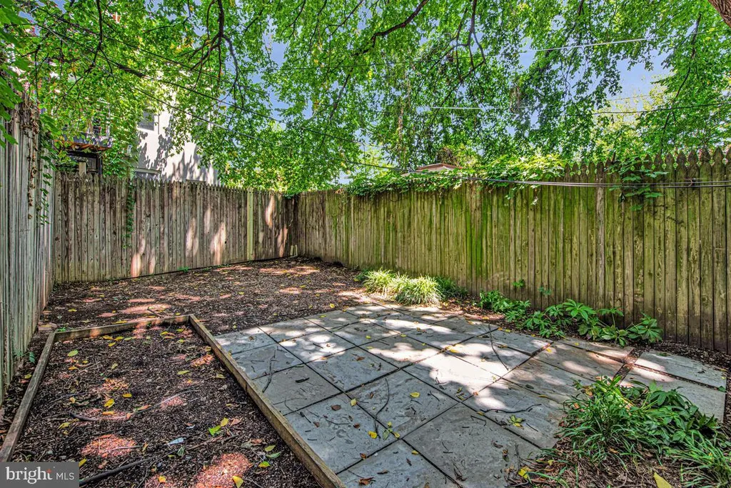 1233 4th Street NW, Washington, DC 20001