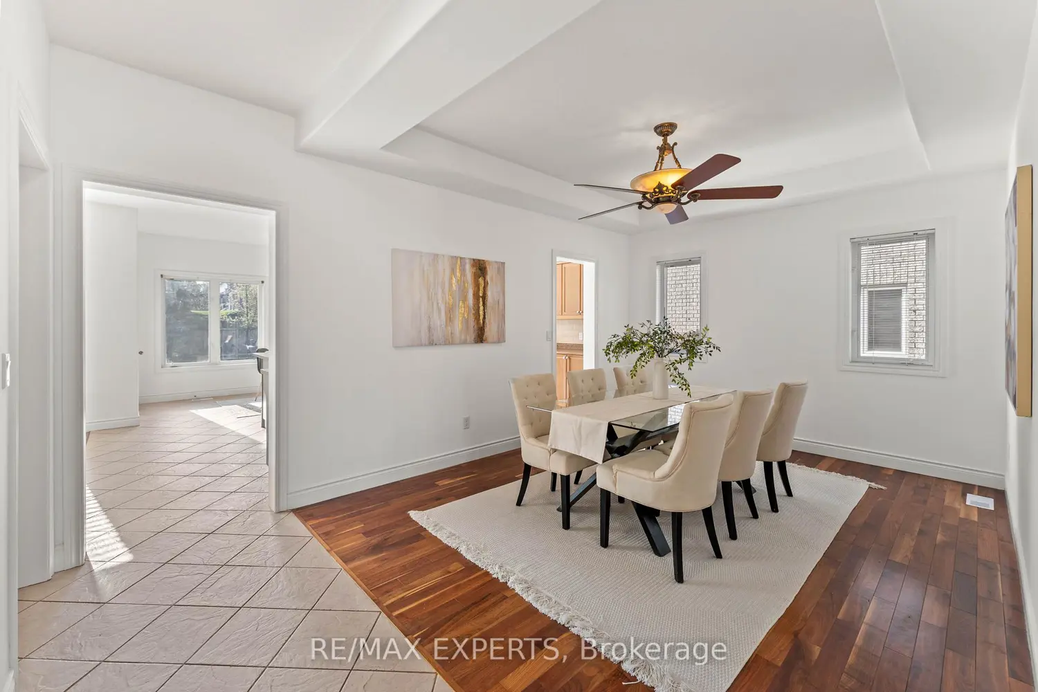 66 Schweitzer Crescent photo 5