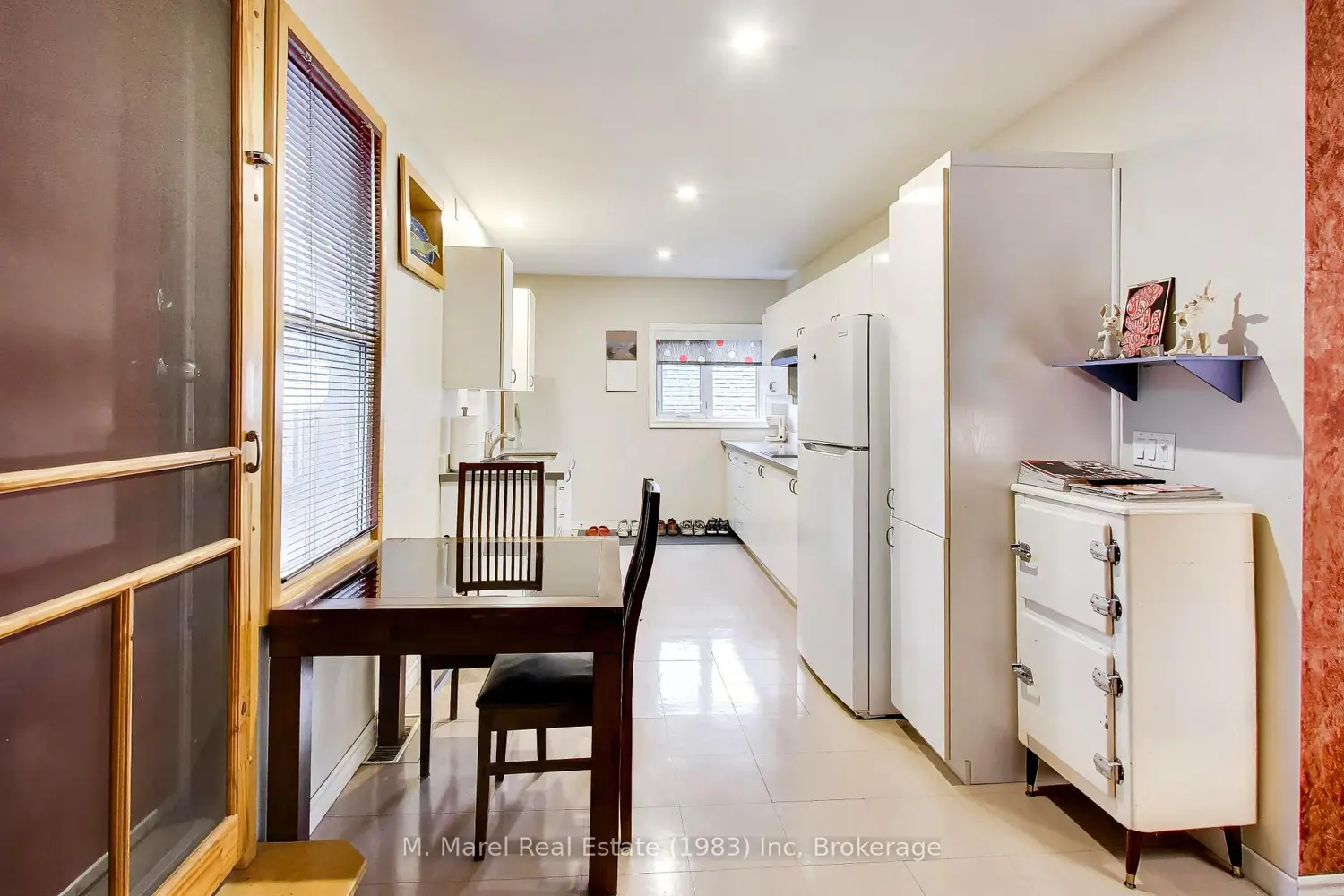 196 Grant Avenue photo 3