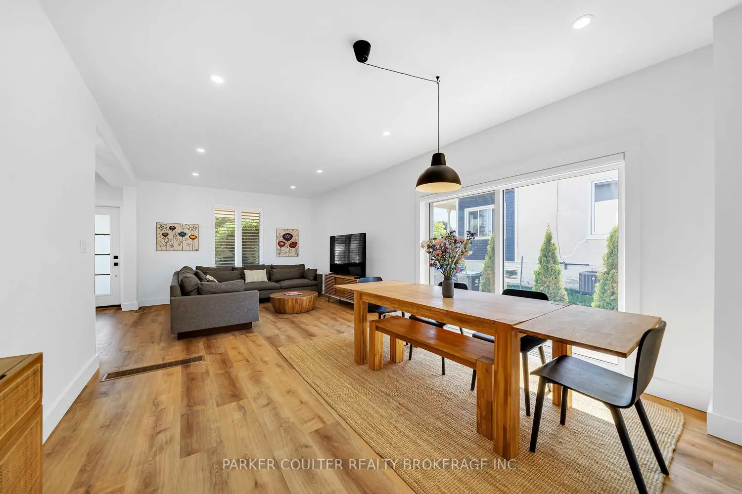 138 Peel Street photo 3