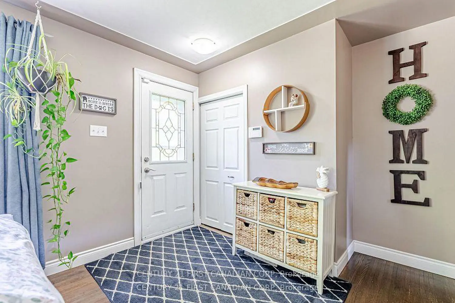 212 King Edward Avenue photo 2