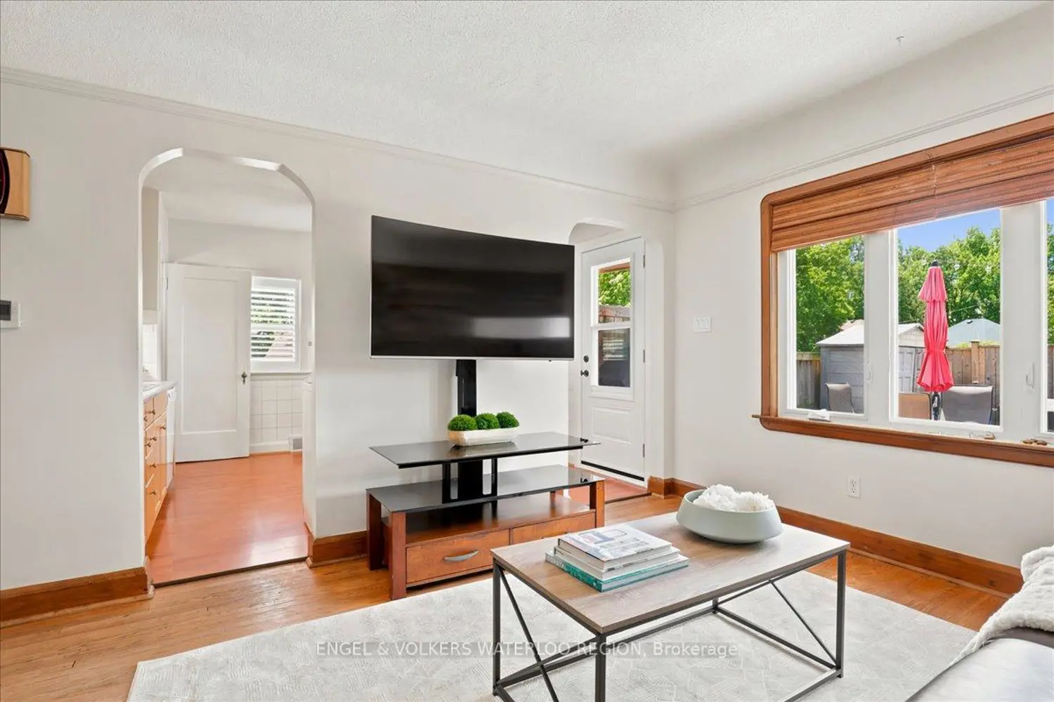100 Stirling Avenue photo 5