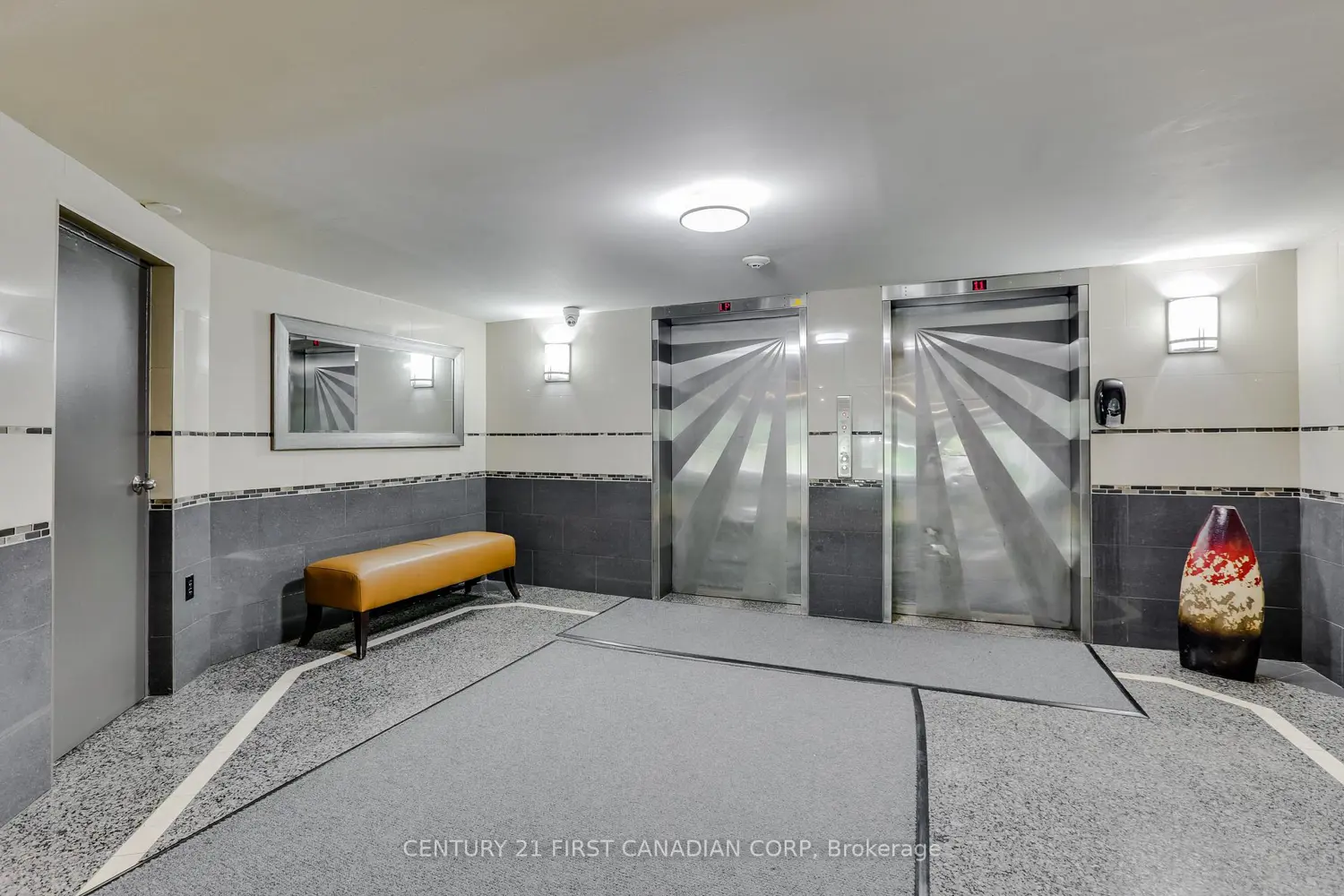 1103 Jalna Boulevard 404 photo 3