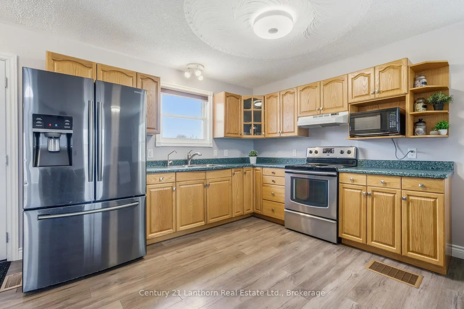 656 A Cooper Road photo 3