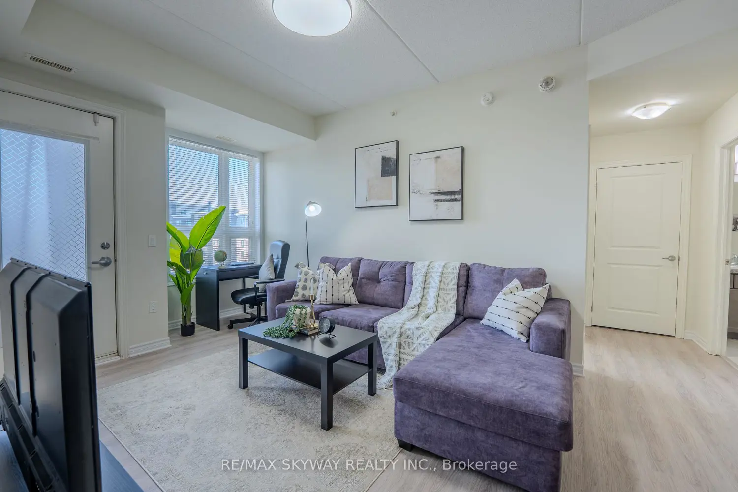 640 Sauve Street 420