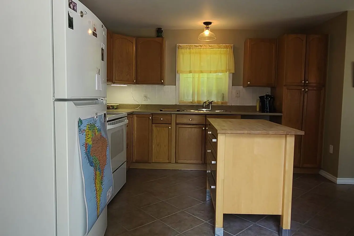482 James Street photo 4
